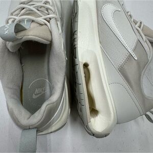 Nike cream color shoe like new
